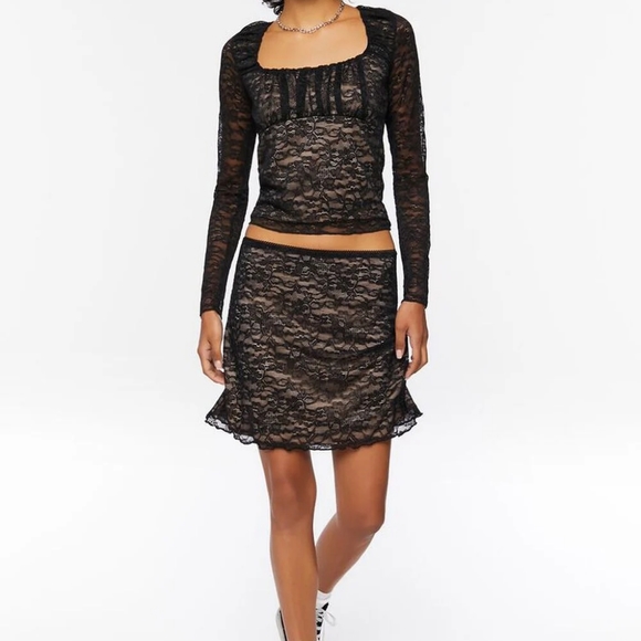 ❤️‍🔥 gothy lace top - Picture 3 of 5